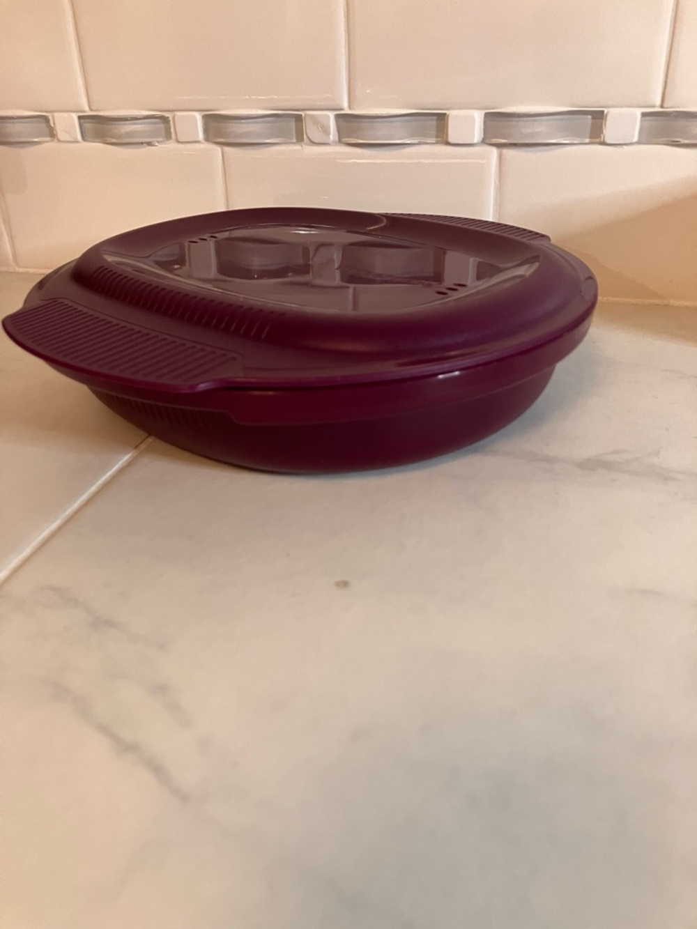 Tupperware aloha home Microwave-Safe Purple plate / Container with Venting Lid